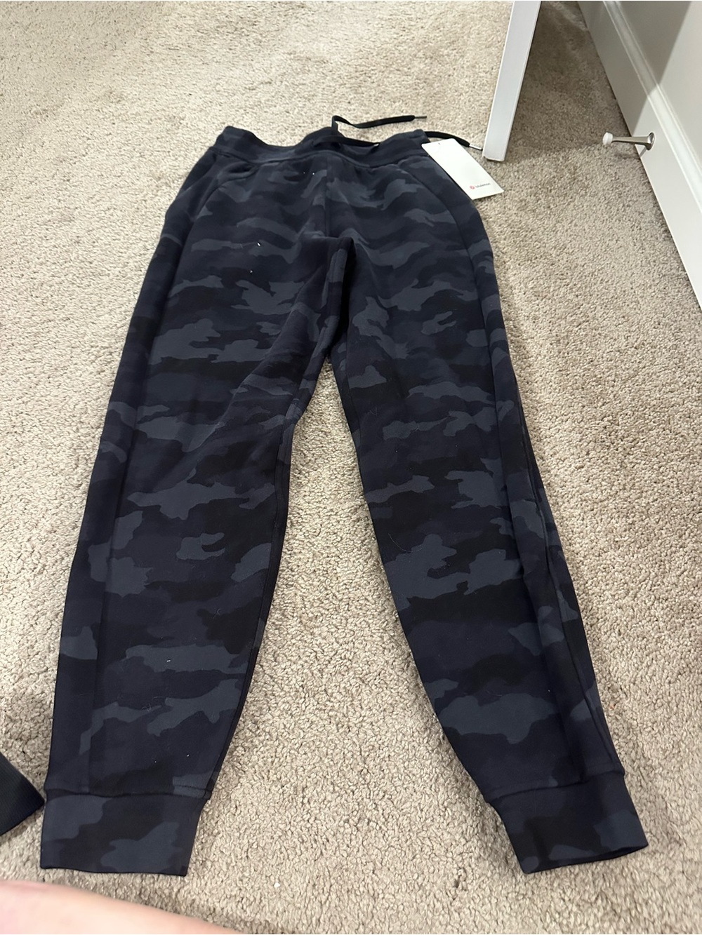 lululemon athletica Women's Black & Dark Gray Camo Joggers
